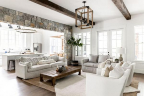 Stunning Estate in Leipers Fork with Pool, Hot Tub, Sauna